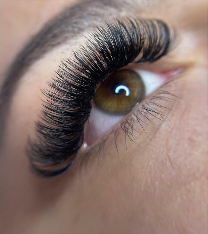 Extensiones de pestañas volumen