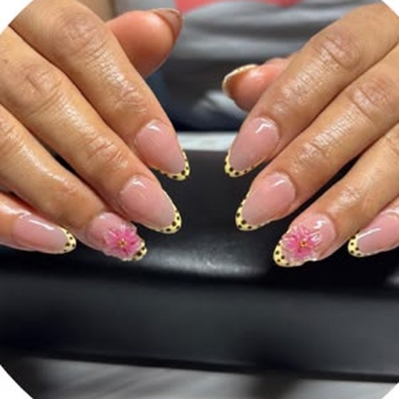 Uñas softgel francés con puntos